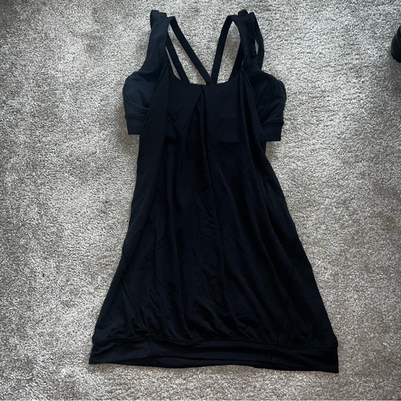 Lululemon top with bra - Picture 1 of 6